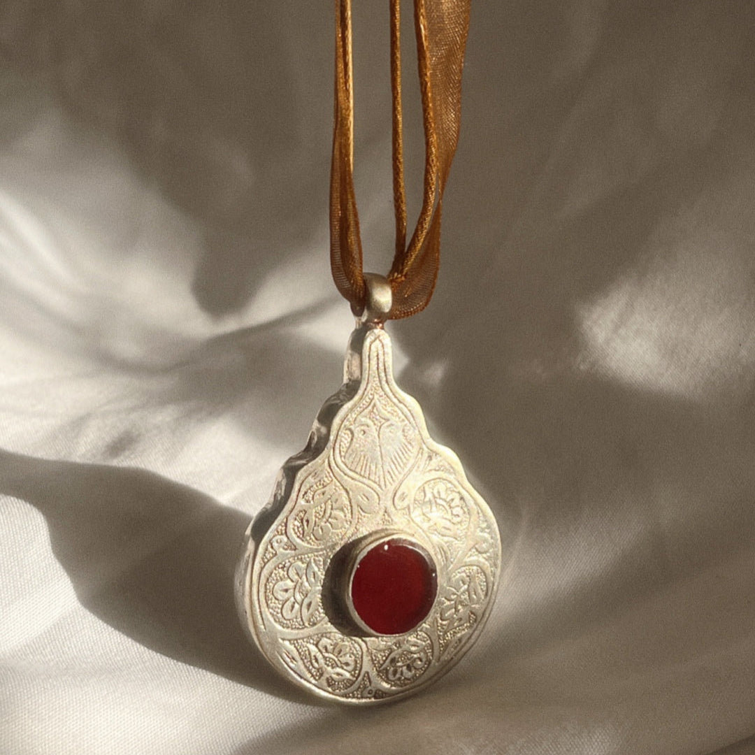 LØVE ME RARE NECKLACE